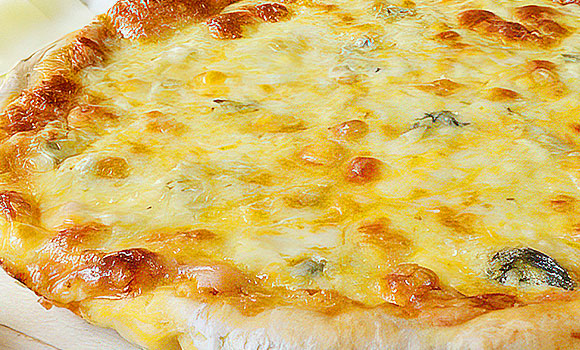 Pizza - Quattro Formaggi - Four Cheese